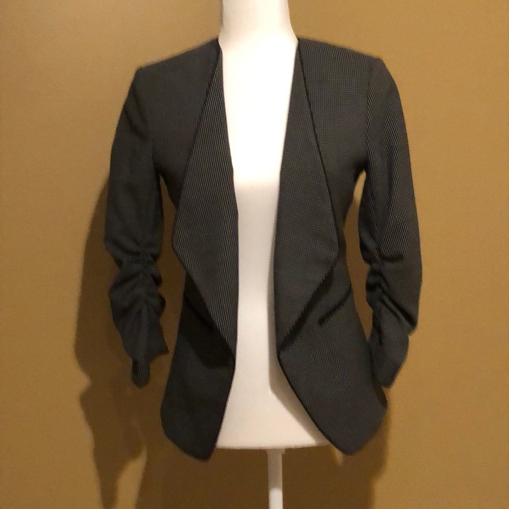 H&M women’s blazer Size 6